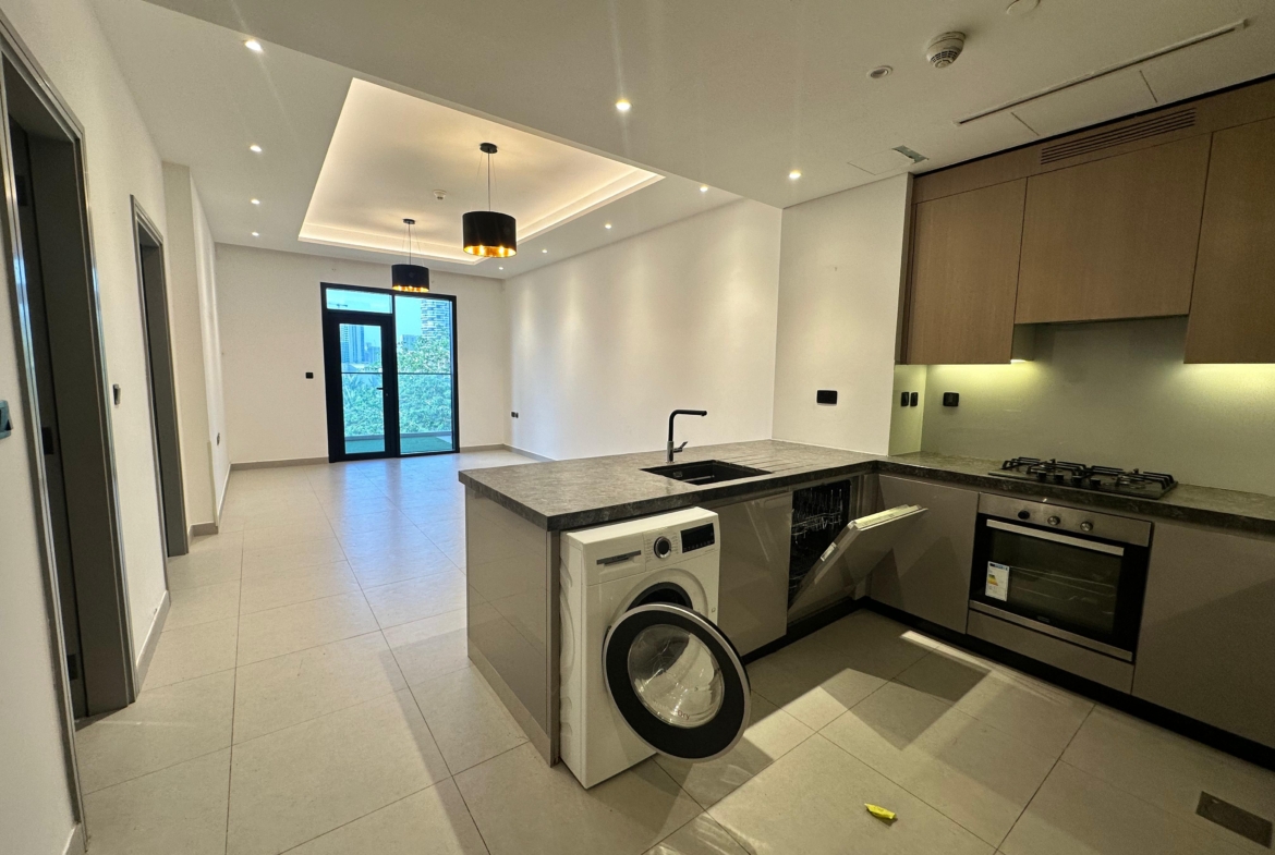 1 BEDROOM + MAID ROOM | UN FURNISHED | READY TO MOVE IN