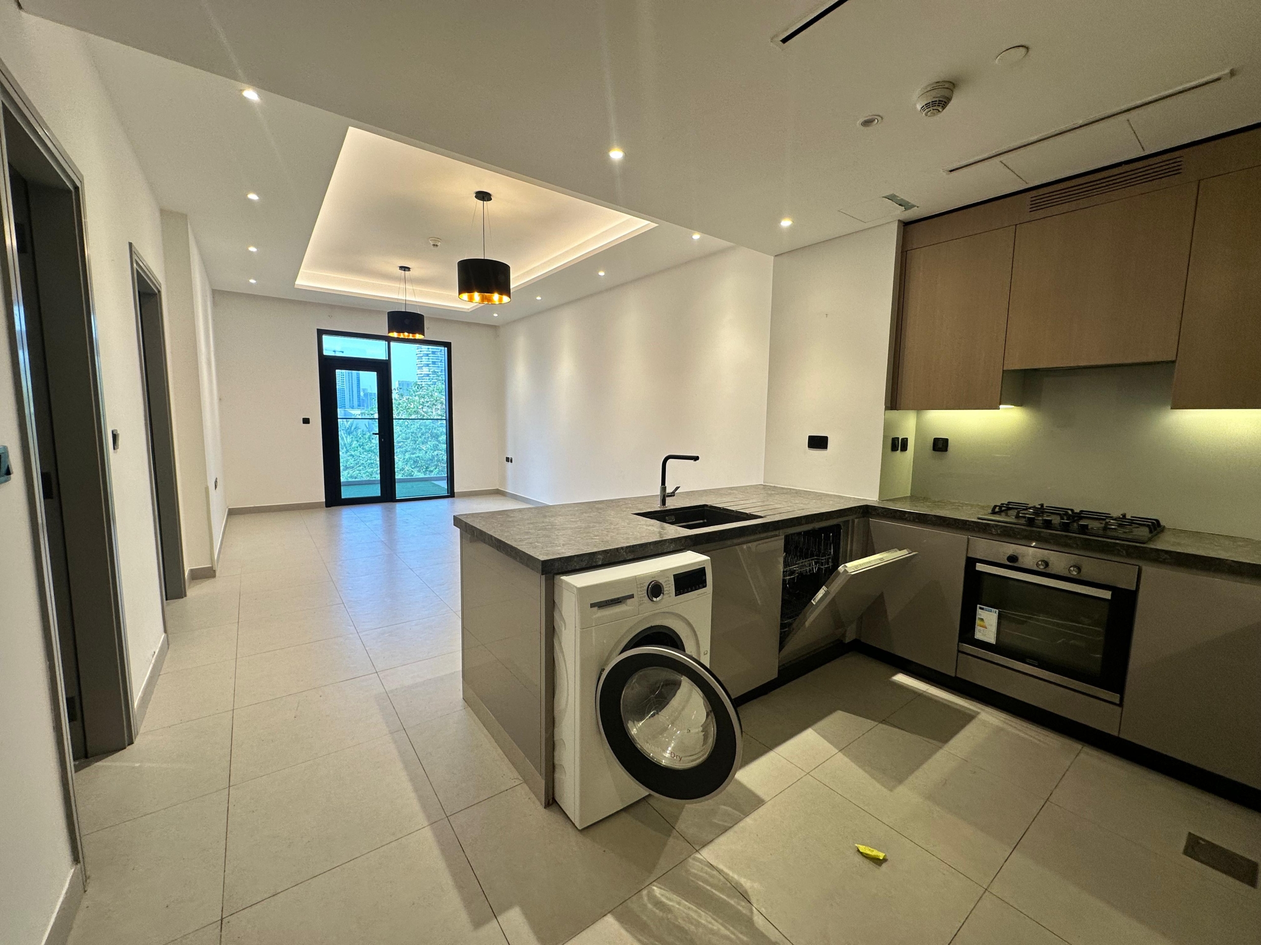 1 BEDROOM + MAID ROOM | UN FURNISHED | READY TO MOVE IN
